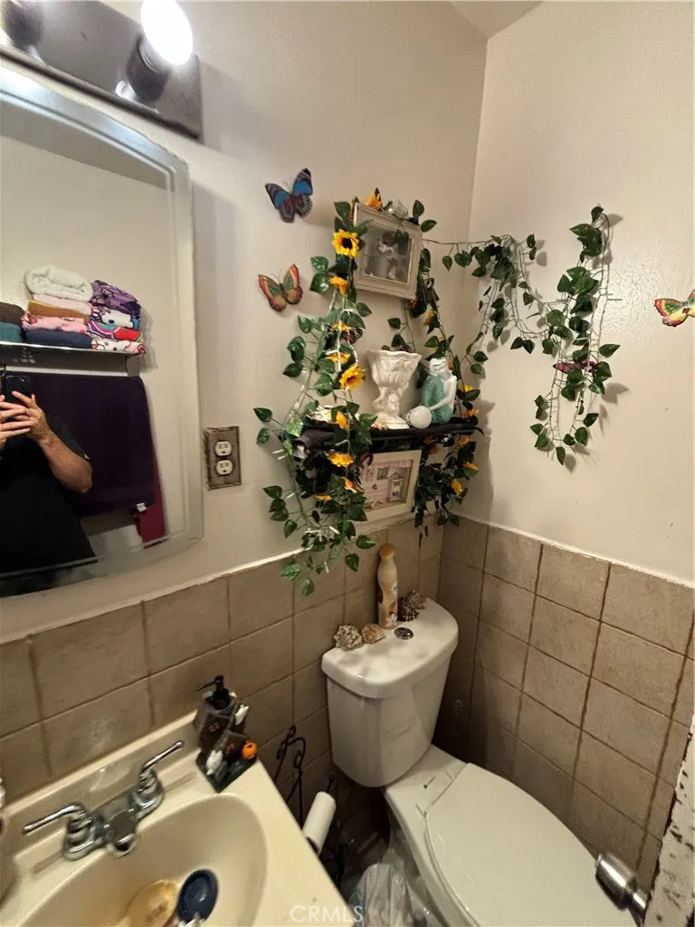 Bell, California 90201, United States, 8 Bedrooms Bedrooms, ,4 BathroomsBathrooms,Residential,Active,50954