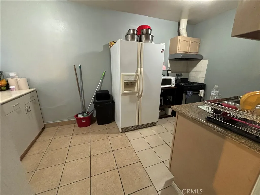 Bell, California 90201, United States, 8 Bedrooms Bedrooms, ,4 BathroomsBathrooms,Residential,Active,50954