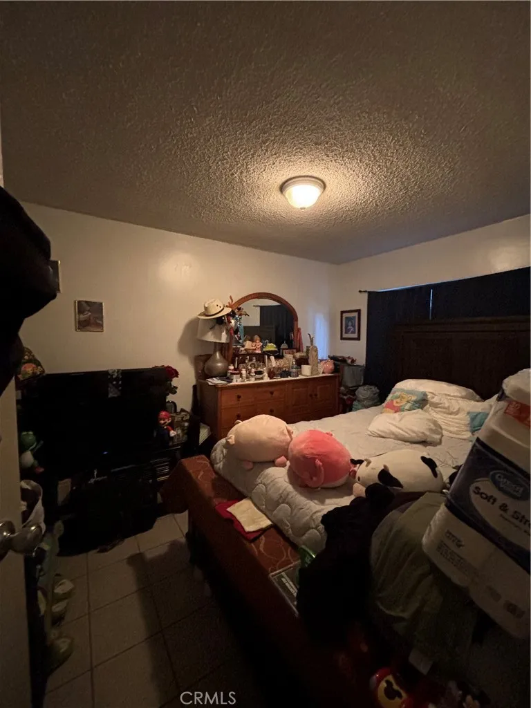 Bell, California 90201, United States, 8 Bedrooms Bedrooms, ,4 BathroomsBathrooms,Residential,Active,50954