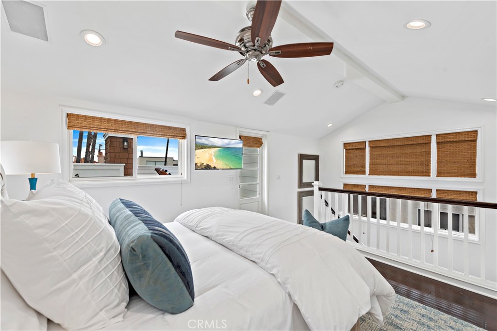 Corona del Mar South of PCH (CDMS) - Residential Lease