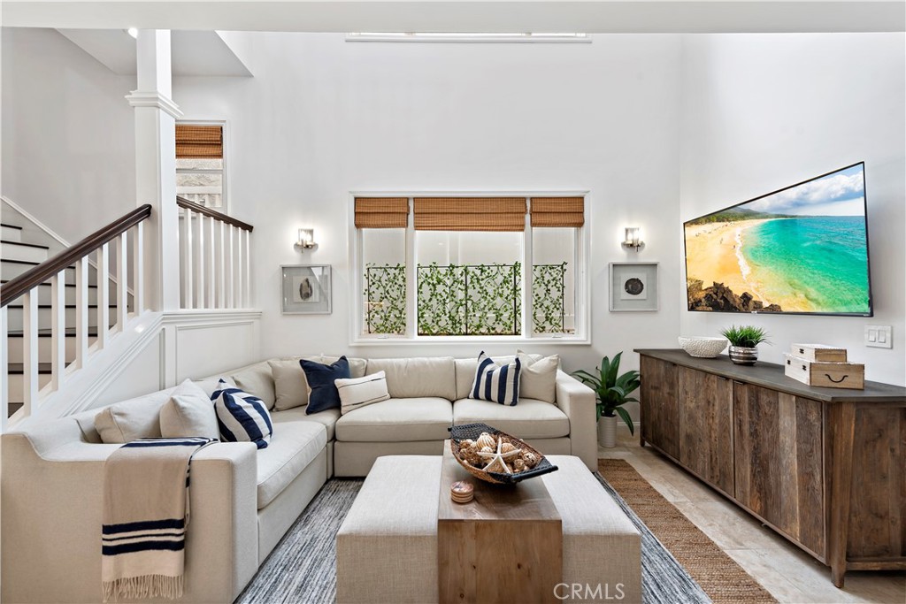 Corona del Mar South of PCH (CDMS) - Residential Lease