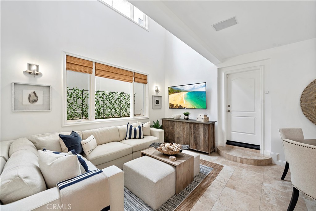 Corona del Mar South of PCH (CDMS) - Residential Lease