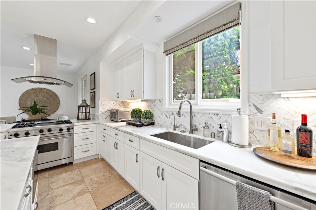 Corona del Mar South of PCH (CDMS) - Residential Lease