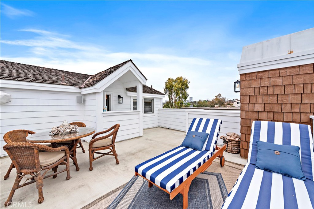 Corona del Mar South of PCH (CDMS) - Residential Lease