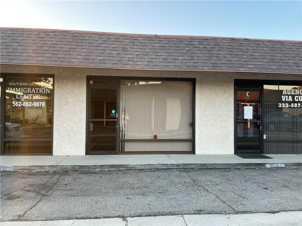 GREAT LOCATION! Right off of Florence and Brookshire. Cute office in good shape. Suite is 405sqft. 2 parking spaces included. Owner pays water, trash, window cleaning. This unit is zoned for C-P (commercial professional). This is a 2 year lease.