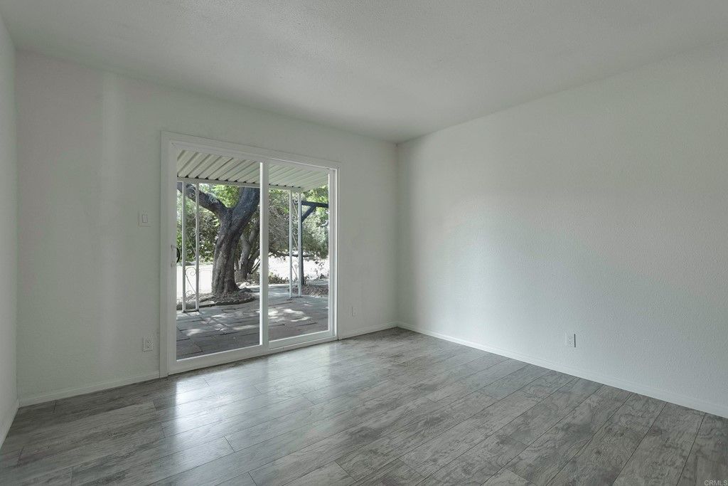 listing image 130720469641407610652