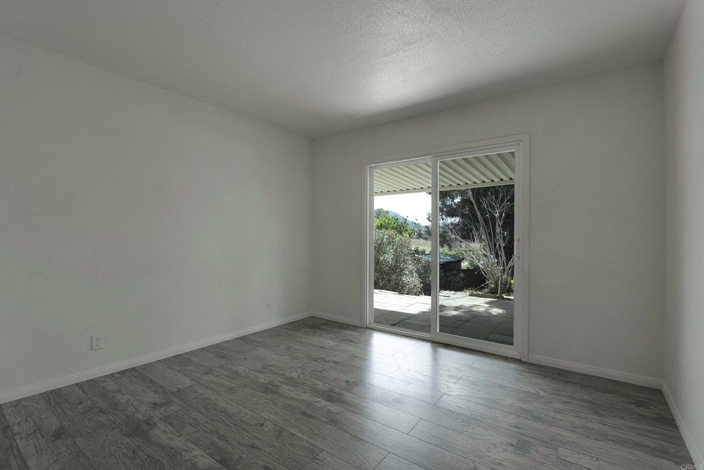 listing image 130728045805446724957