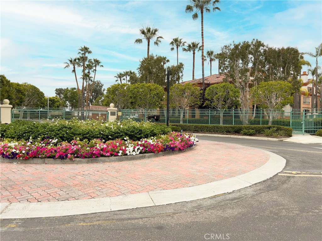 12 Villa Point Drive