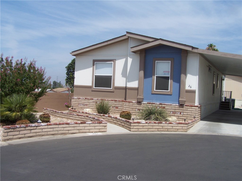 BACK ON MARKET !!!!! DON'T MISS THIS RARE OPPORTUNITY TO OWN IN THIS 5 * PARK A 2004 3 bedroom 2 bath home with a stunning view in a private setting of the park.
This mobile is stunning, with a large open floor plan with the living room, dinning room and a large kitchen all flowing together... large private master bedroom with a large bathroom with a garden tub, on the other side of the house are the other 2 bedrooms and guest bath. Exterior of the home has been freshly painted AC unit is 1 year old,
composition roof is 5 years old. Mobile is walking distance to the pool and play ground
THIS PARK DOES ALLOW RENTING YOUR OWN HOME OUT, WITH PARK APPROVAL ON THE RENTERS!!!
A must see home, financing is available upon approval
come and view this home will not last long!!!!