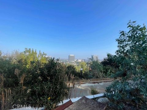 4418 Woodley Avenue Encino CA 91436