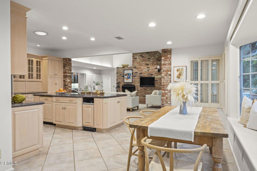 824 Foothill Lane