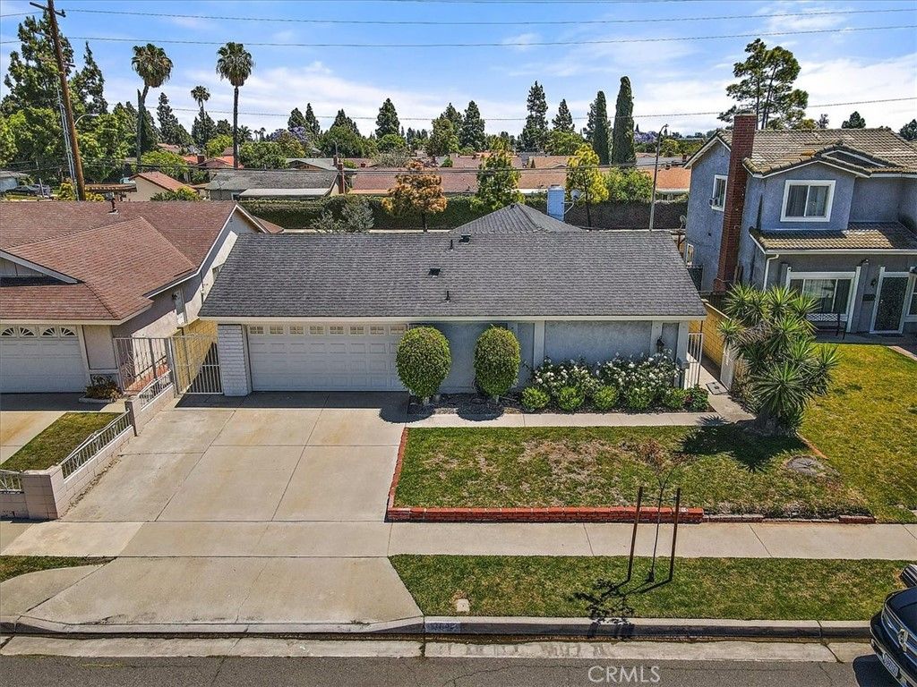 listing image 130728607582699275712