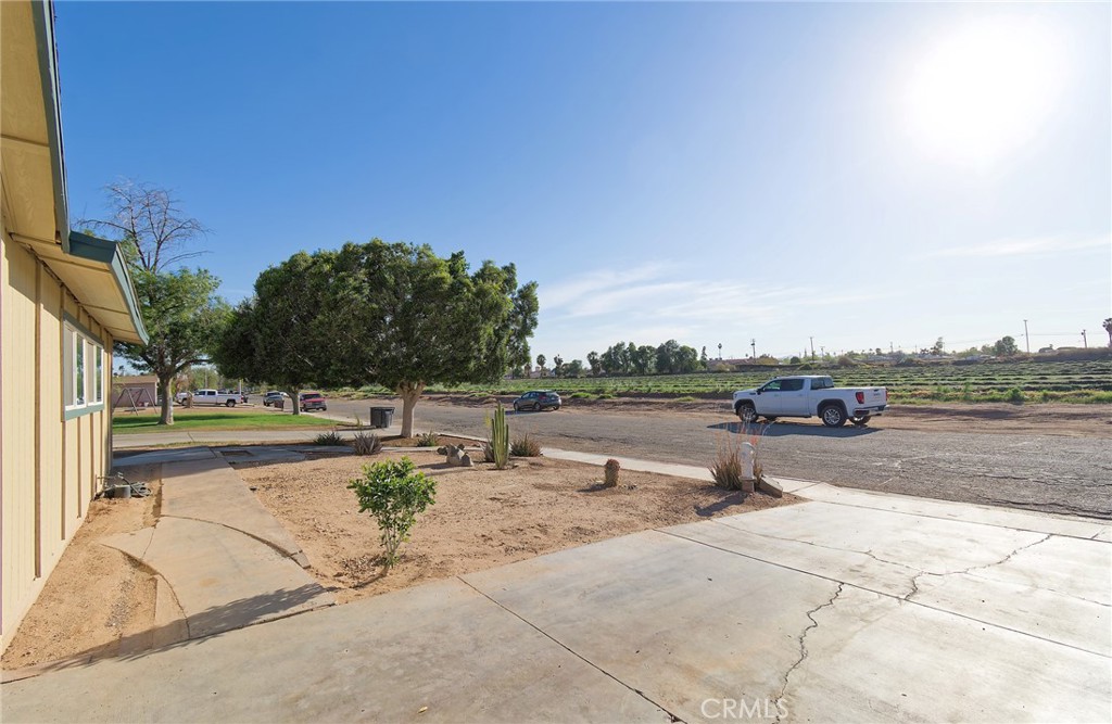 680 N Sola Avenue