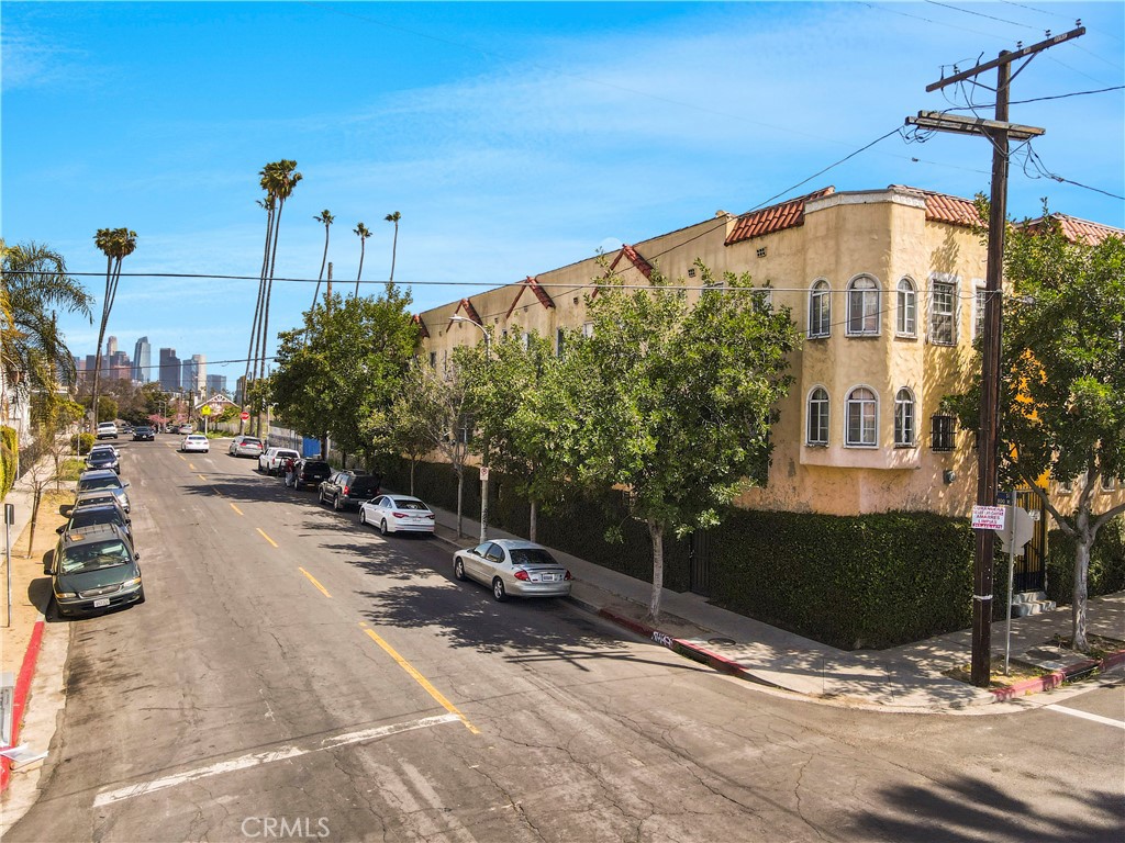 1102 S Mariposa Avenue