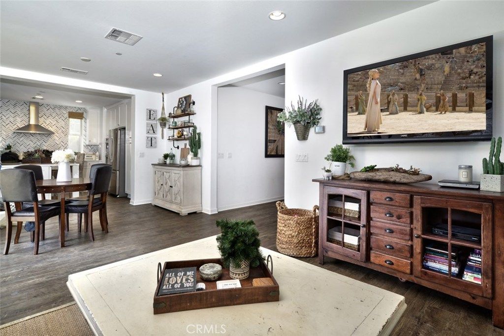 listing image 130728331433559322020