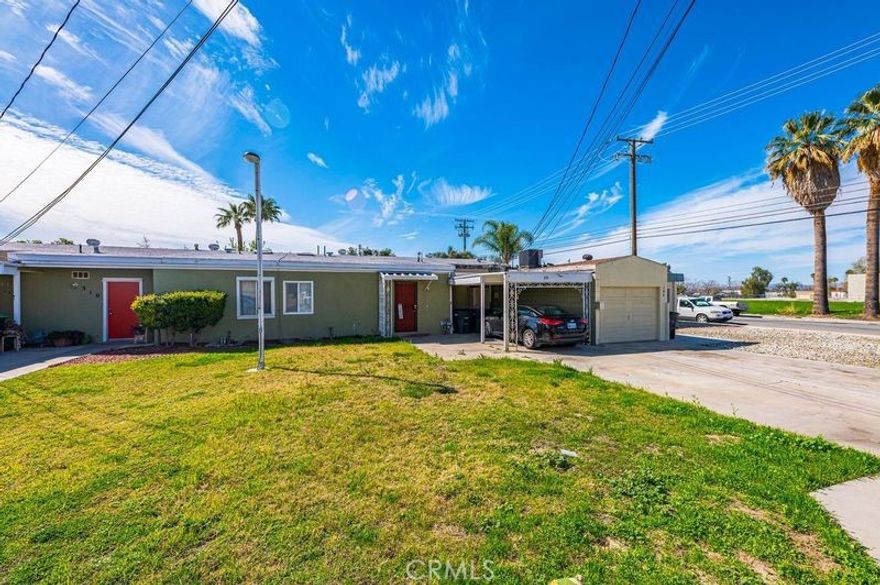 Very nice single story home.  2 big bedrooms and 1 full bath. plenty of room, big open kitchen. Private patio leads to the pool area.



Don't miss this home.

Low tax rate