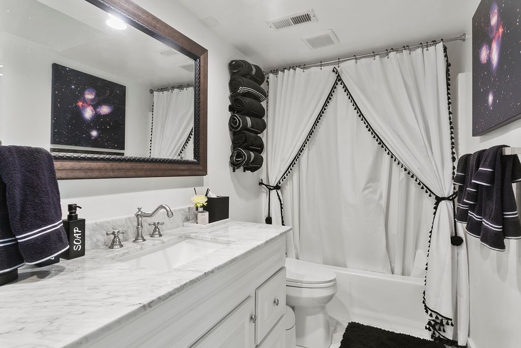 Photo 9 of 16 of 137 N Oak Knoll Avenue 9 condo
