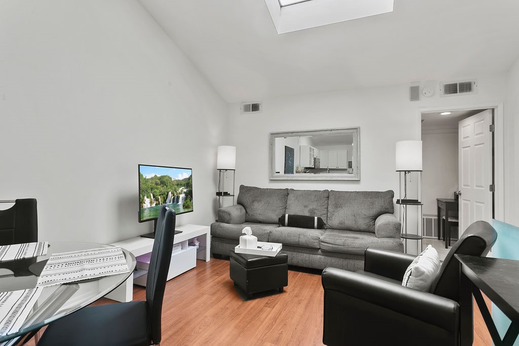 Photo 4 of 16 of 137 N Oak Knoll Avenue 9 condo