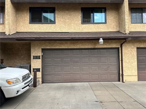 A home in El Monte