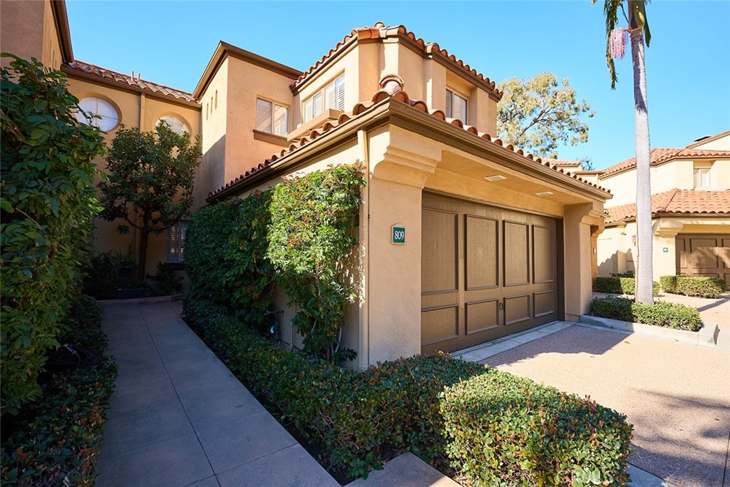 809 Muirfield Drive
