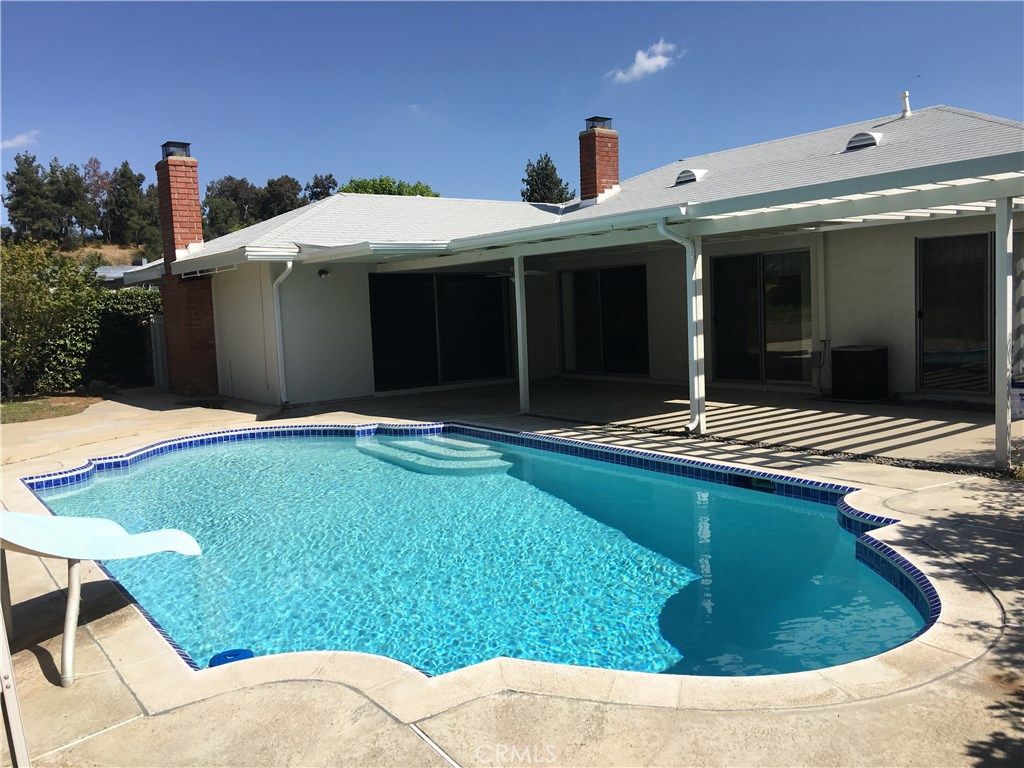 listing image 130725316976619270974