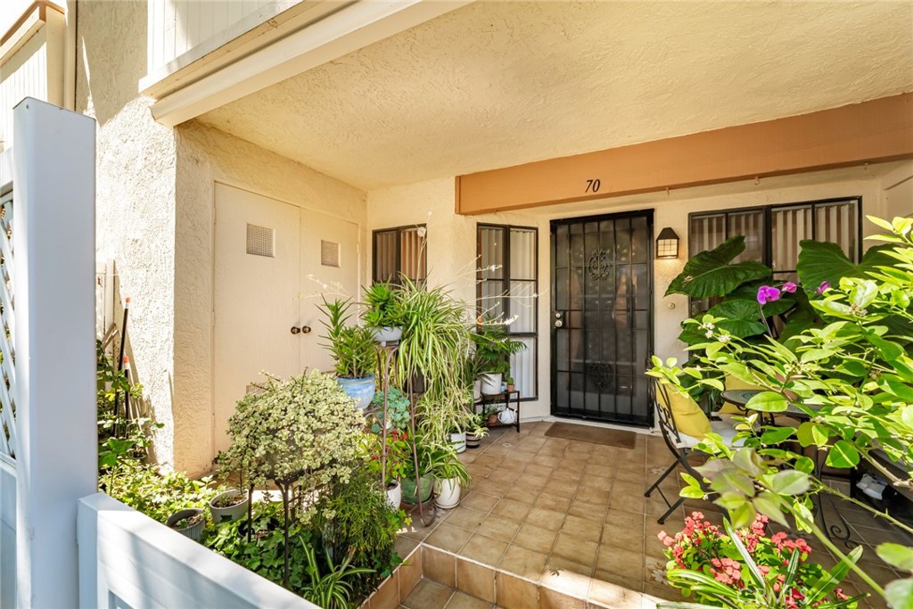 Charming ground-level 1 bed, 1 bath condo located in the highly desirable, tree-lined "Westside" community — one of the area's most sought-after neighborhoods. Enjoy the convenience of no stairs.
This cozy home features a comfortable living room with a beautiful kitchen, and an in-unit laundry area with a stackable washer and dryer for added convenience. The dining space offers a casual setting for meals, while the bedroom provides a peaceful retreat with dual mirrored closets for extra storage.
Step outside to a private front patio with tile flooring, enclosed by a white vinyl fence and gate — perfect for relaxing or enjoying your morning coffee. The unit includes a dedicated carport space, along with plenty of guest parking for visitors.
The HOA covers water and trash, making for easy, low-maintenance living. Ideally located near shopping, dining, banks, golf courses, and more — plus, it's zoned for award-winning Sunny Hills High School.