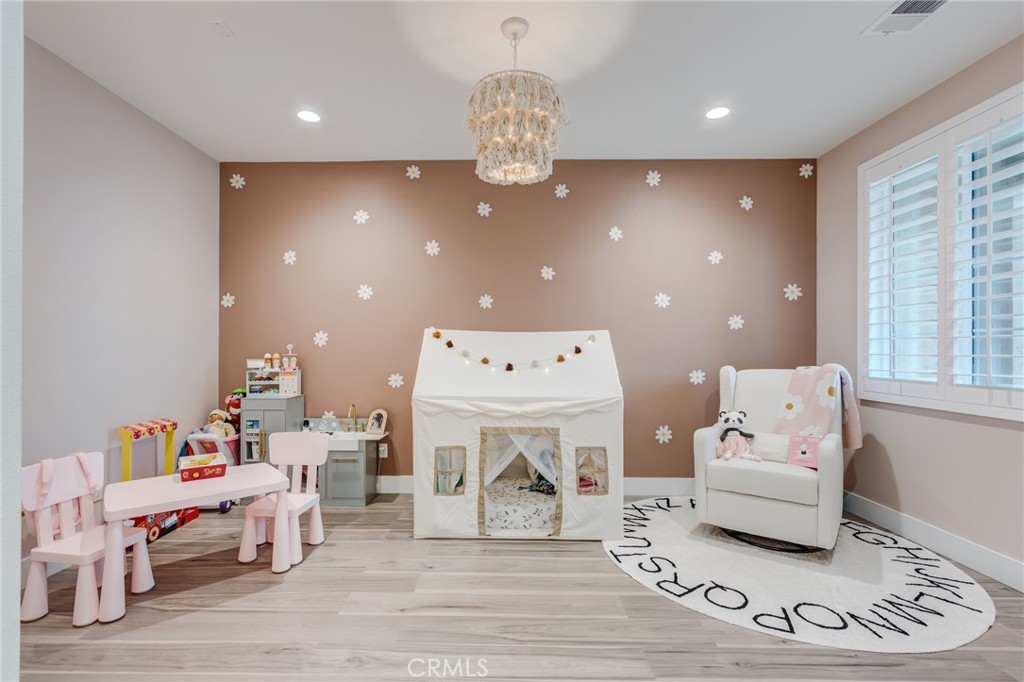 11411 W Serrano