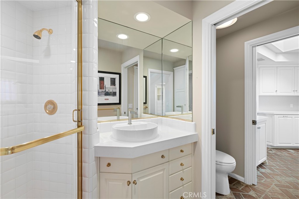 Irvine Terrace (IRVT) - Residential