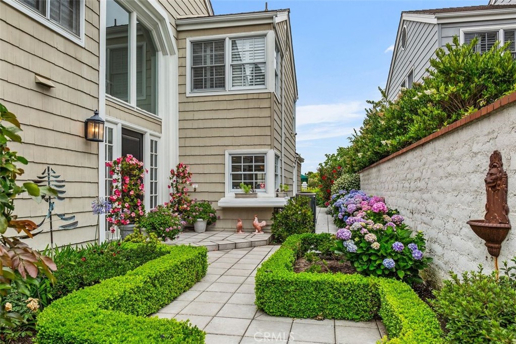 View Newport Beach, CA 92660 condo