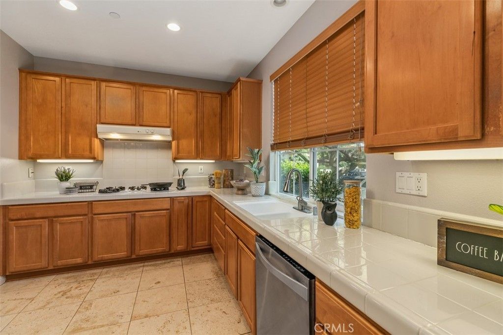 listing image 130725145865845186025