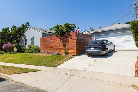 A home in Mission Hills (San Fernando)