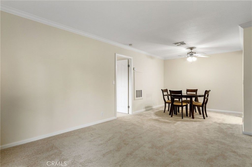 listing image 130721770882167255426