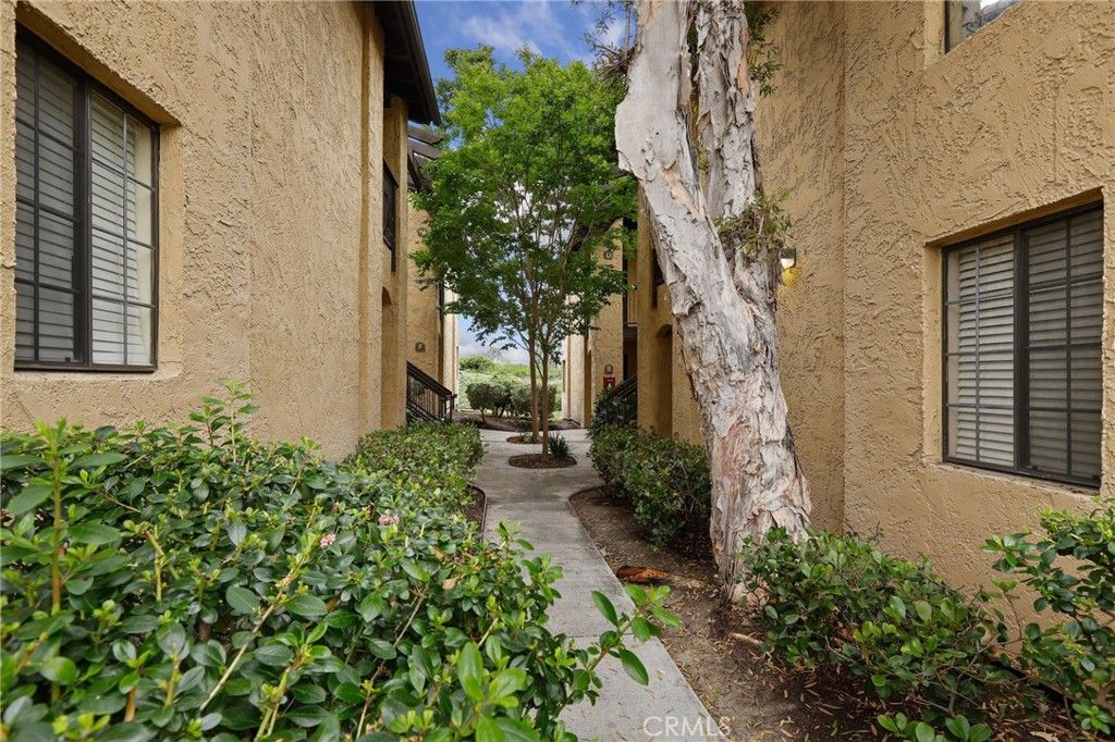listing image 130728432840841675934
