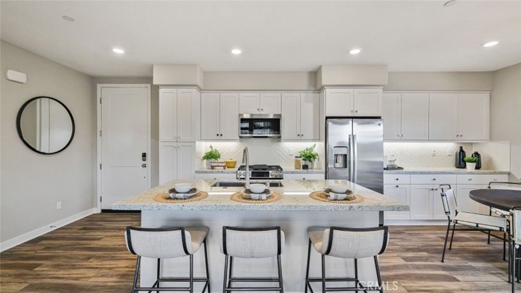 listing image 130720408179875582012