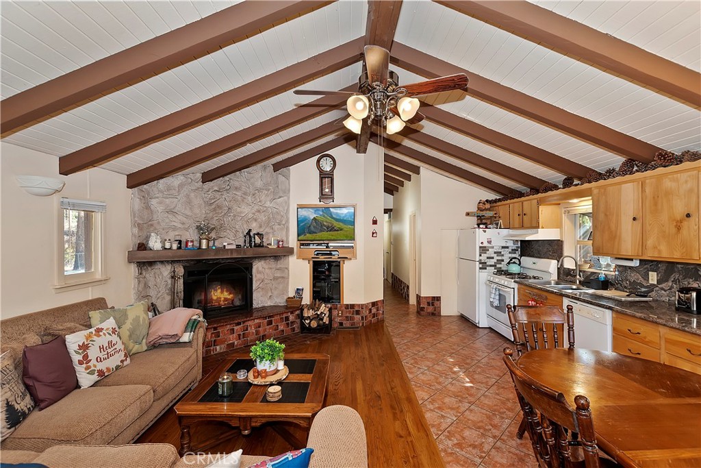 645 Santa Barbara Avenue