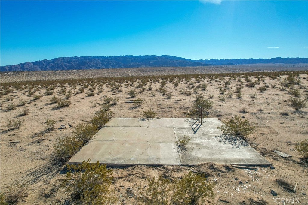71015 Mile Road