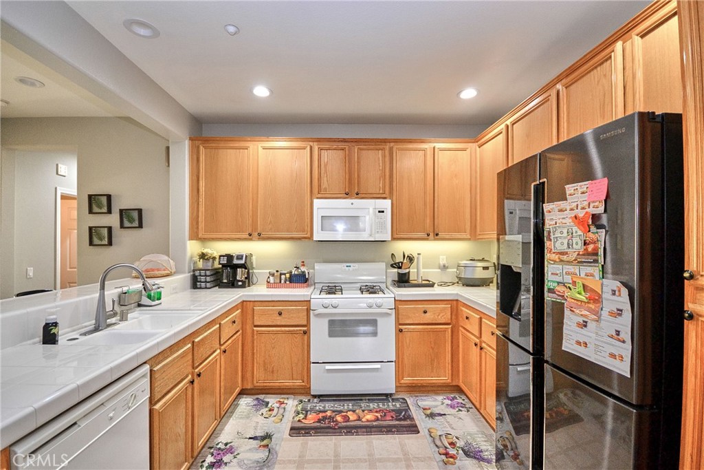 Gallery Walk (GALW) - Residential Lease