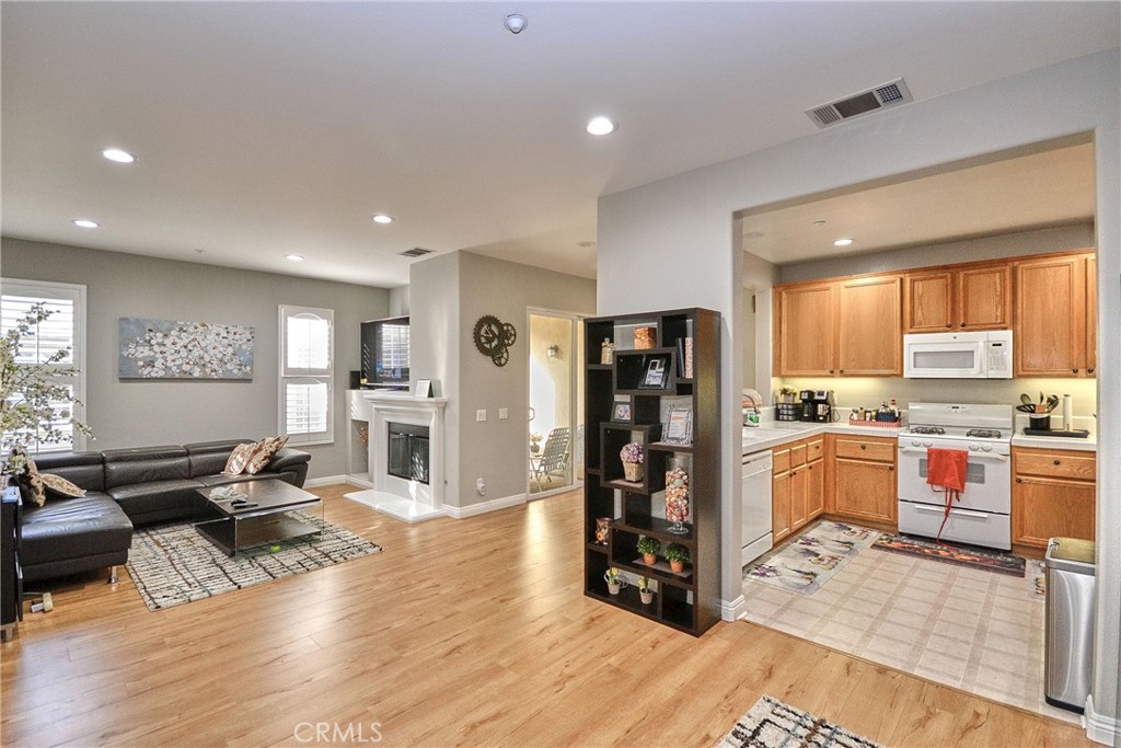 Gallery Walk (GALW) - Residential Lease