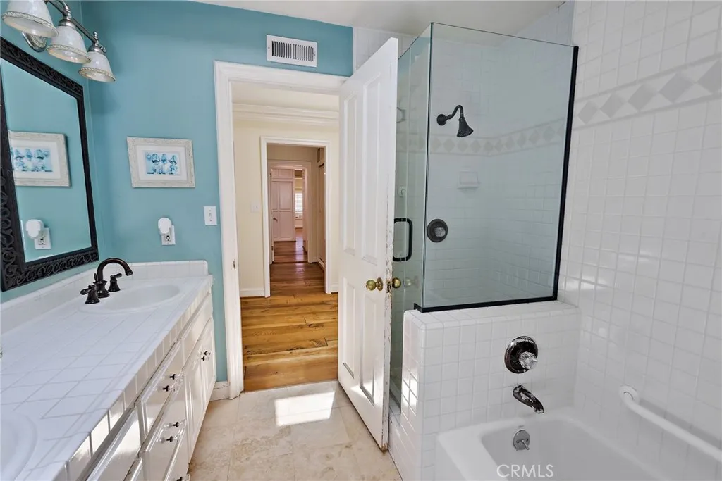 Rolling Hills, California 90274, United States, 4 Bedrooms Bedrooms, ,3 BathroomsBathrooms,Residential,Active,54302