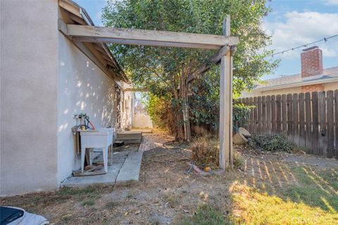 A home in Reseda