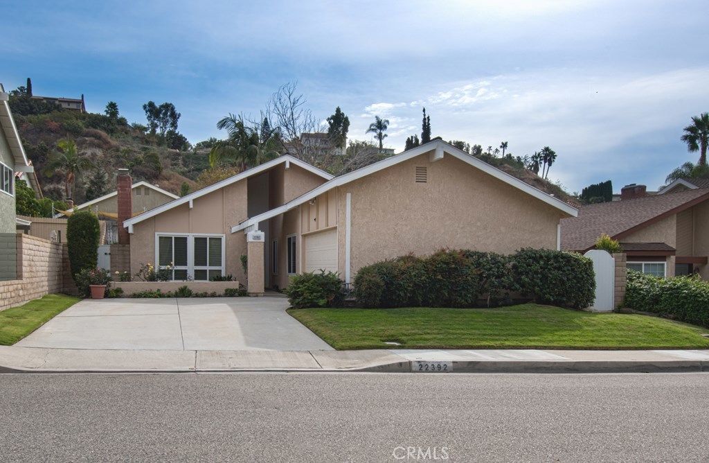 listing image 130723798400907358937