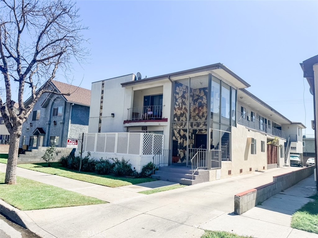 272 W Tujunga Avenue