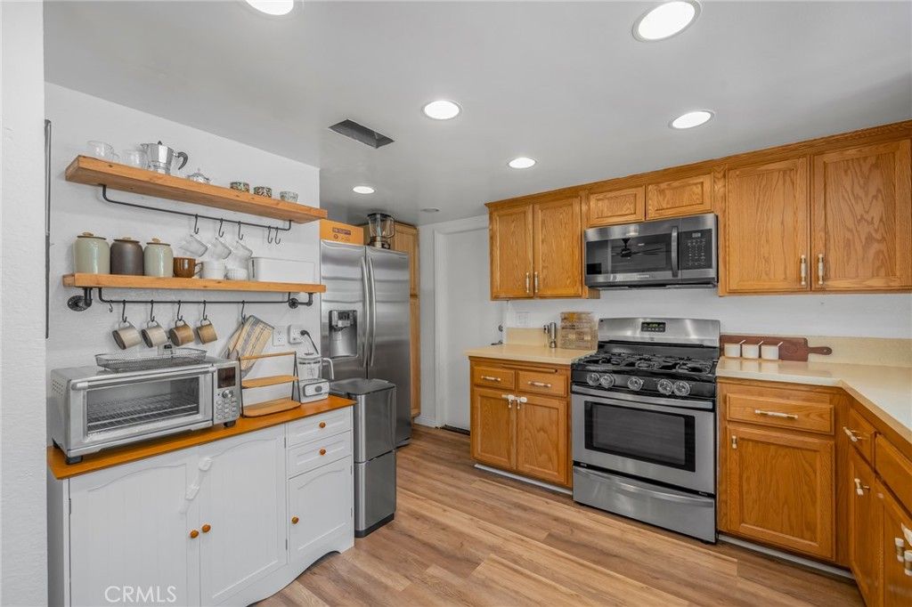 listing image 130722682557114006758