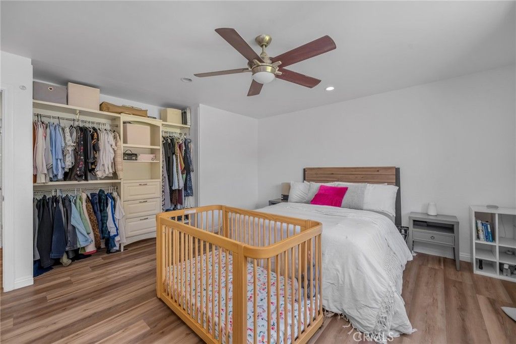 listing image 130724542081987507389