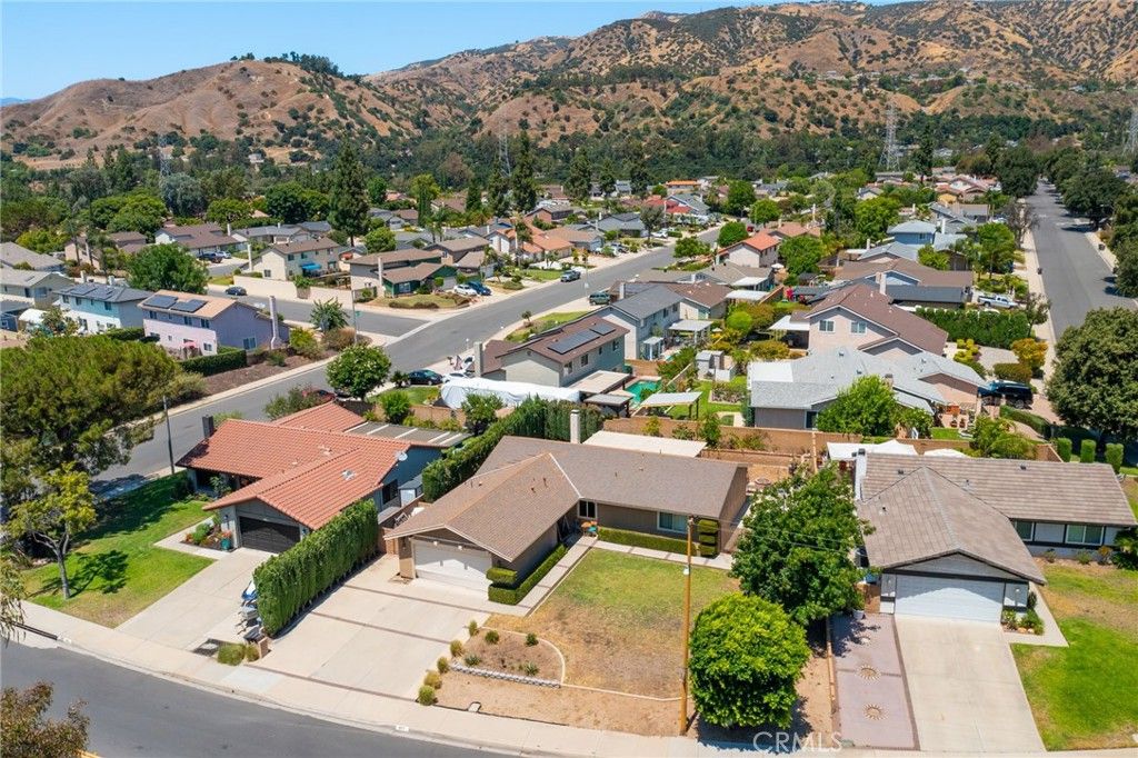 listing image 130725649511201557504