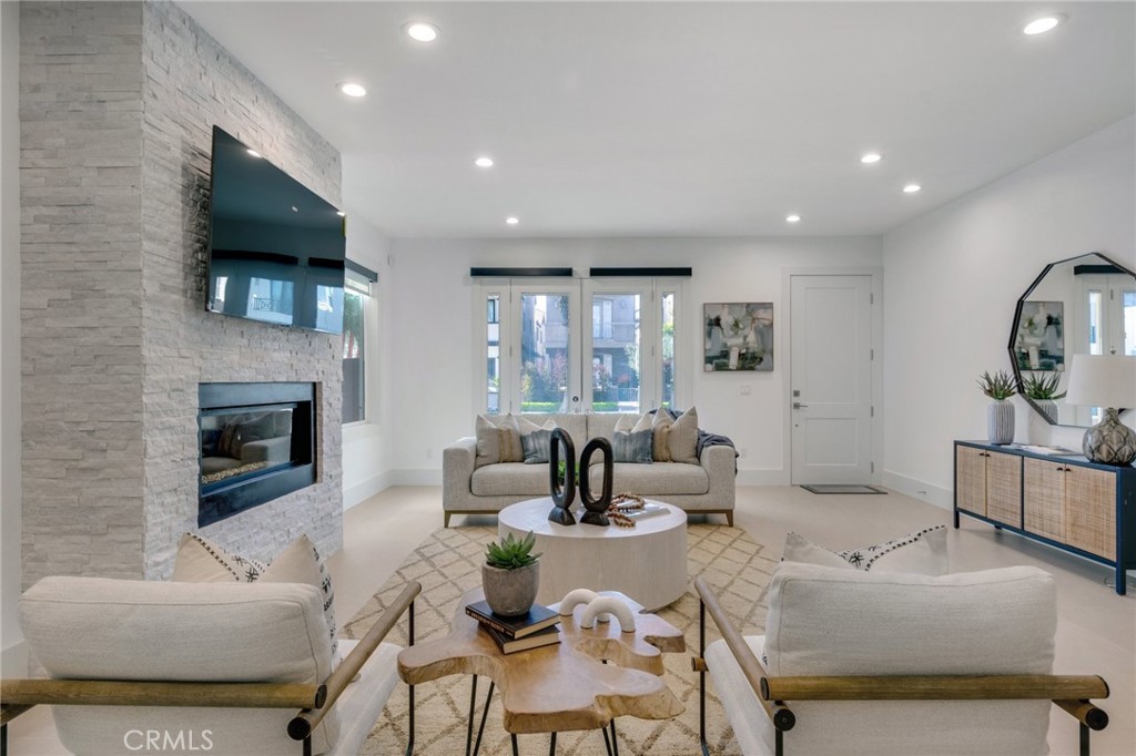 310 2nd Street