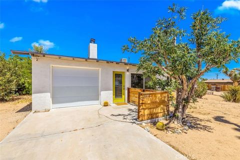 Photo of 61826 Terrace Drive, Joshua Tree, CA 92252 (MLS # JT25026092)