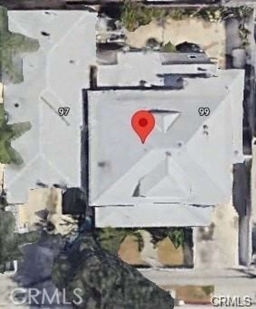 7 units in a development corner of Pasadena. Great location with month to month tenants. There are 2 buildings - the addresses are 95, 97 and 99 E Orange Grove. 95 and 97 are 2 beds / 1 bath each and there are five 1 bed / 1 bath in number 99..