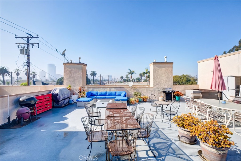 1244 E 3rd Street E 104