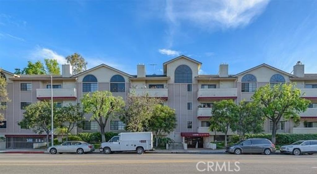 listing image 130726366074782780316
